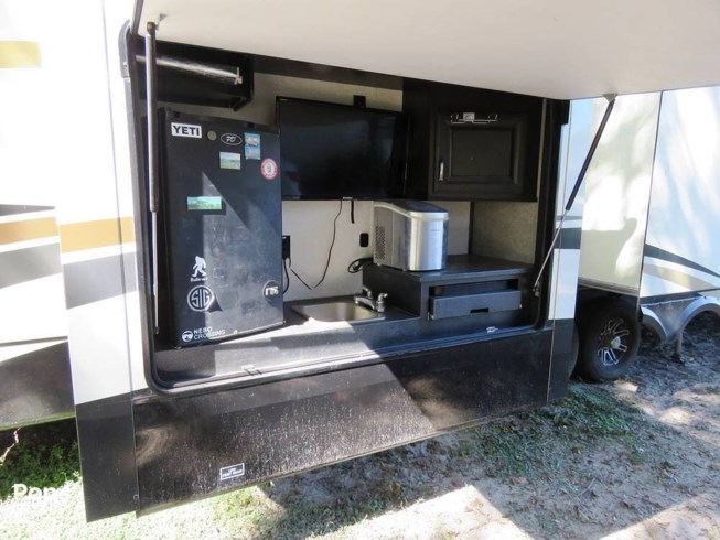 2017 Jayco North Point 379DBFS - Used Fifth Wheel For Sale by Pop RVs in Summerfield, Florida