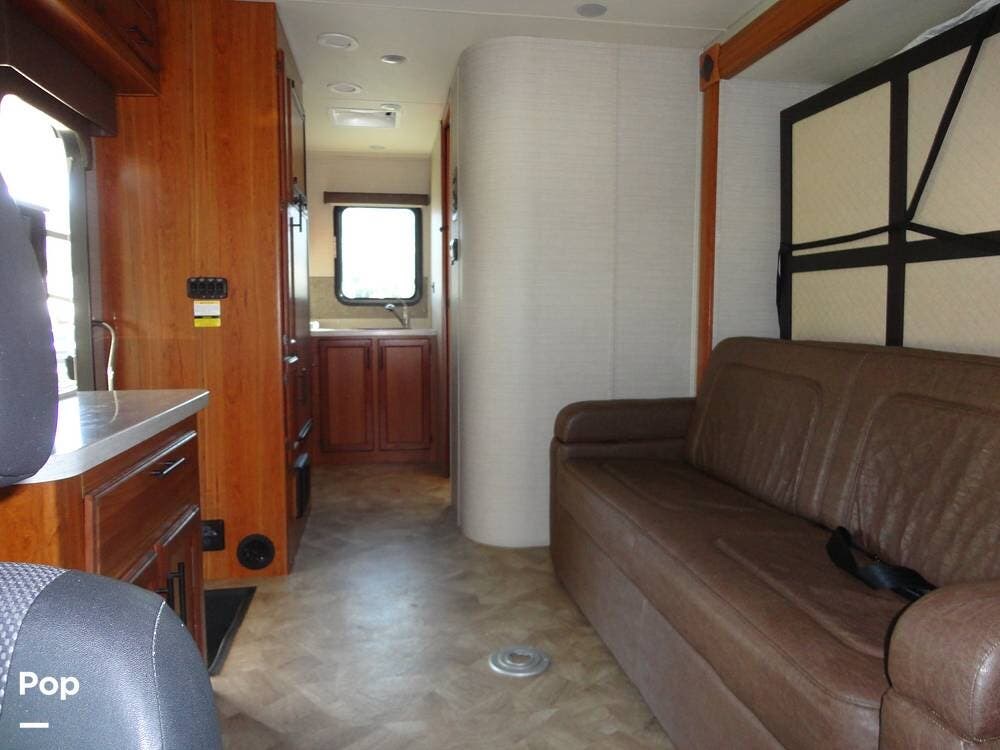 Contact us now about this 2017 Jayco Melbourne 24M! 2017 Melbourne 24M by Jayco from Pop RVs in Banning, California