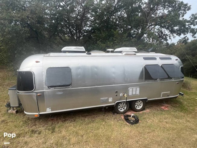 2016 Flying Cloud 27FB by Airstream from Pop RVs in Arcadia, Oklahoma