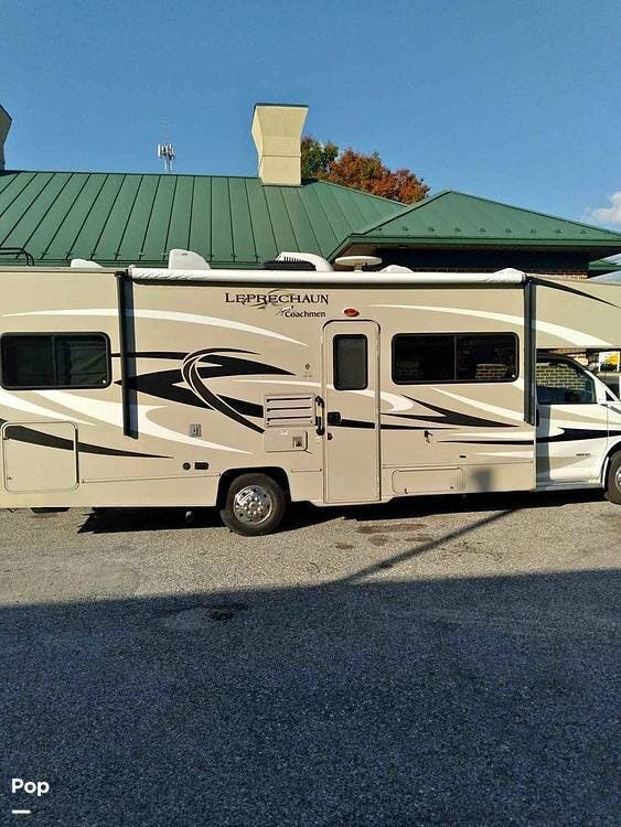 Call now about this 2015 Coachmen Leprechaun 260QB! 2015 Coachmen Leprechaun 260QB - Used Class C For Sale by Pop RVs in Monkton, Maryland features Awning, Air Conditioning, Slideout, Generator