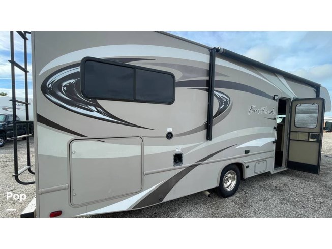 2014 Thor Motor Coach Four Winds 31W - Used Class C For Sale by Pop RVs in North Fort Myers, Florida