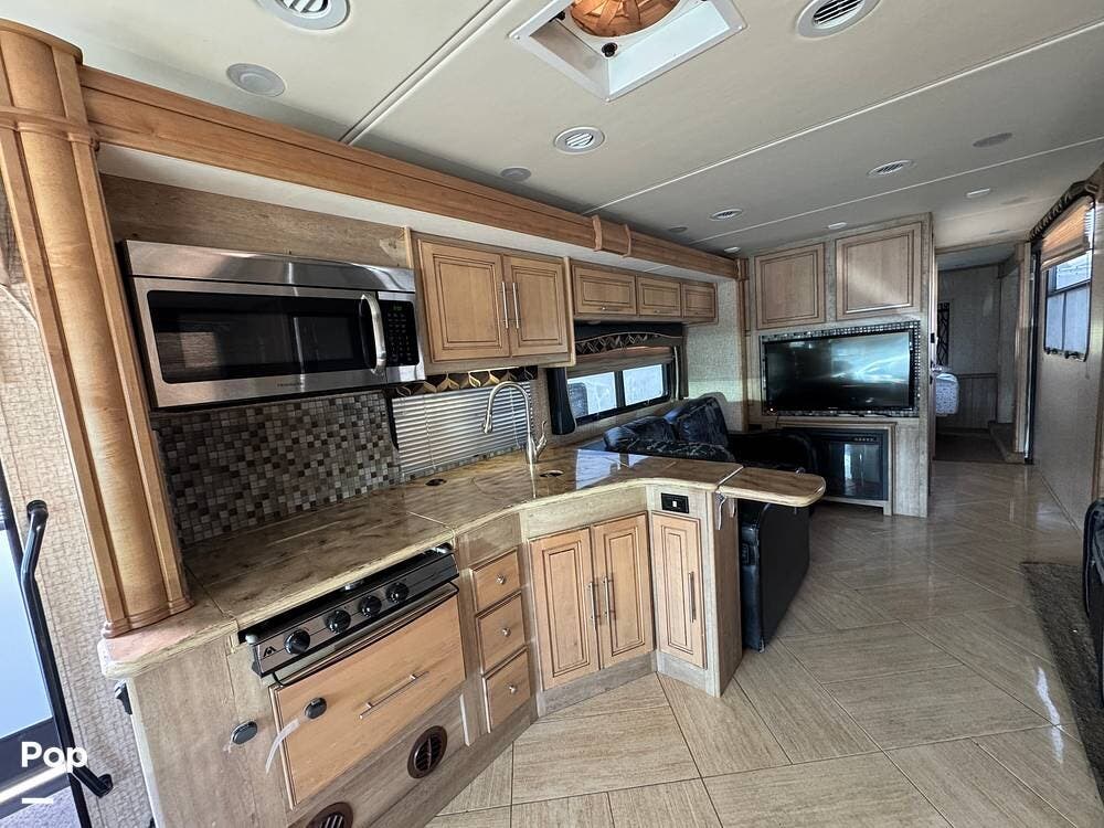 Call now about this 2015 Coachmen Encounter 37SA! 2015 Coachmen Encounter 37SA - Used Class A For Sale by Pop RVs in Simi Valley, California features Slideout, Air Conditioning, Leveling Jacks, Generator, Awning