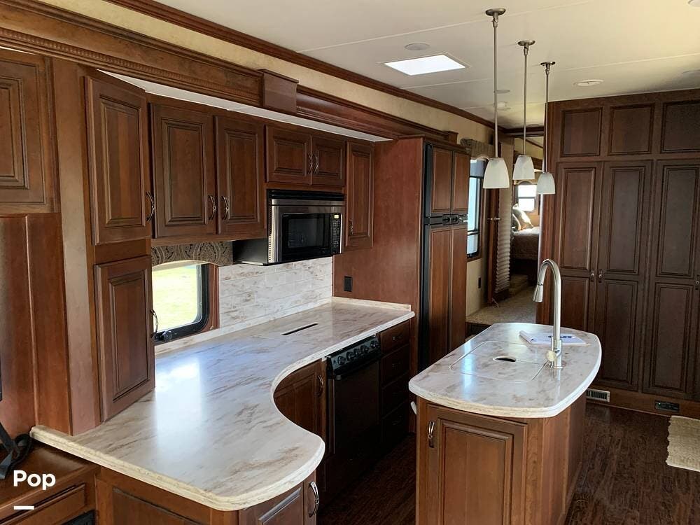 Contact us now about this 2015 Lifestyle Luxury RV Lifestyle LS37IK! 2015 Lifestyle LS37IK by Lifestyle Luxury RV from Pop RVs in Justin, Texas