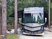 Contact us now about this 2017 Fleetwood Discovery LXE 40E! 2017 Discovery LXE 40E by Fleetwood from Pop RVs in South Lyon, Michigan