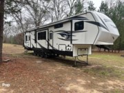 Call now about this 2017 K-Z Sidewinder 3814DK! 2017 K-Z Sidewinder 3814DK - Used Toy Hauler For Sale by Pop RVs in Rusk, Texas features Generator, Awning, Slideout, Air Conditioning