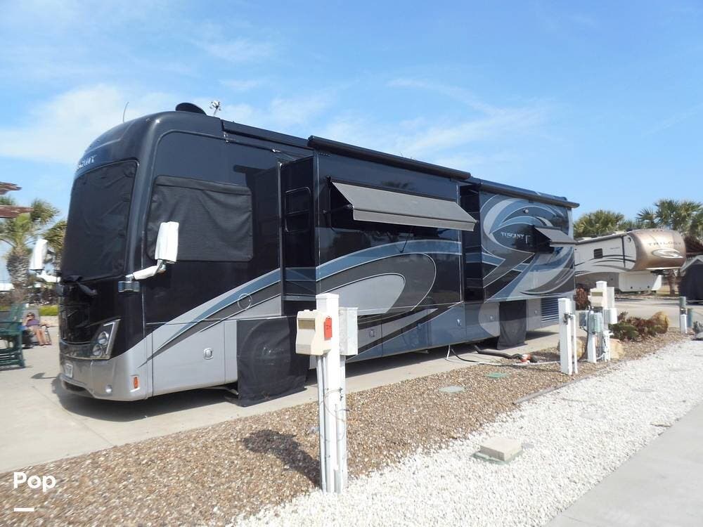 Call now about this 2018 Thor Motor Coach Tuscany 38SQ! 2018 Thor Motor Coach Tuscany 38SQ - Used Diesel Pusher For Sale by Pop RVs in Papillion, Nebraska features Awning, Leveling Jacks, Generator, Slideout, Air Conditioning