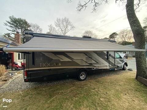 2005 Tioga SLX 29N by Fleetwood from Pop RVs in Osterville, Massachusetts