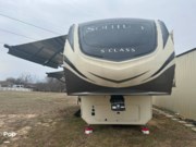 Contact us now about this 2019 Grand Design Solitude S-Class 2930RL! 2019 Solitude S-Class 2930RL by Grand Design from Pop RVs in Coweta, Oklahoma