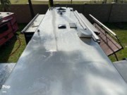 Call now about this 2006 Itasca Horizon 40FD! 2006 Itasca Horizon 40FD - Used Diesel Pusher For Sale by Pop RVs in Porter, Texas features Generator, Air Conditioning, Awning, Leveling Jacks, Slideout