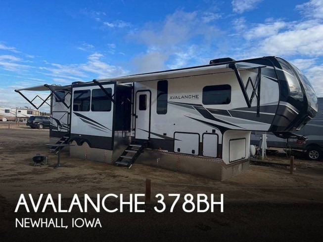 Used 2021 Keystone Avalanche 378BH available in Newhall, Iowa