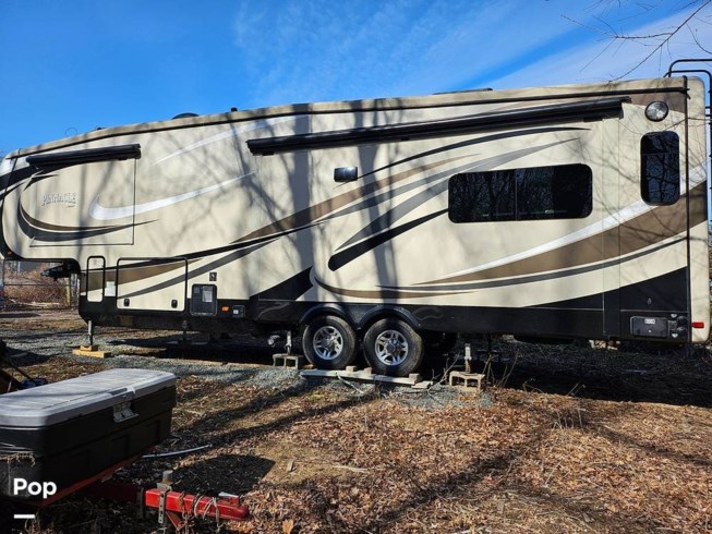 2015 Jayco Pinnacle 31RETS - Used Fifth Wheel For Sale by Pop RVs in East Hartford, Connecticut