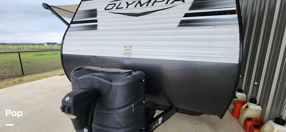 Used 2022 Highland Ridge Olympia 26BH available in Valley View, Texas