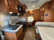 Call now about this 2019 Winnebago Minnie Winnie 22R! 2019 Winnebago Minnie Winnie 22R - Used Class C For Sale by Pop RVs in San Dimas, California features Leveling Jacks, Awning, Generator, Air Conditioning