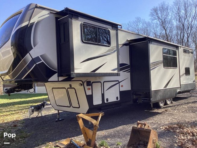 2021 Keystone Montana High Country 377FL - Used Fifth Wheel For Sale by Pop RVs in Ortonville, Michigan
