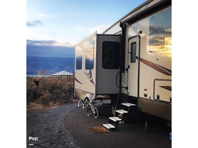 2018 Brookstone 395RL by Coachmen from Pop RVs in Carson City, Nevada
