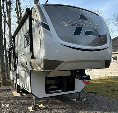 Contact us now about this 2022 Alliance RV Paradigm 310RL! 2022 Paradigm 310RL by Alliance RV from Pop RVs in Bowling Green, Ohio
