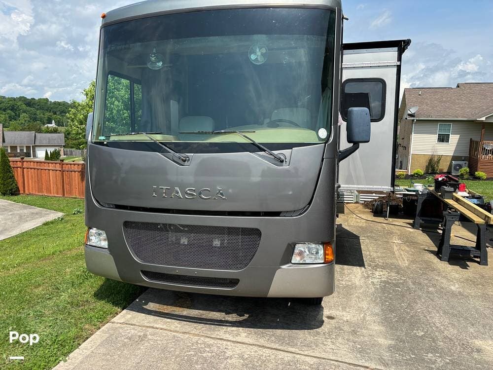 Contact us now about this 2013 Itasca Sunstar 27N! 2013 Sunstar 27N by Itasca from Pop RVs in Sevierville, Tennessee