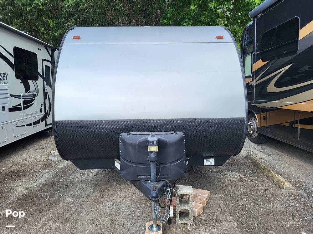 Call now about this 2021 Forest River Salem CRUISE LITE 19DBXL! 2021 Forest River Salem CRUISE LITE 19DBXL - Used Travel Trailer For Sale by Pop RVs in Oviedo, Florida features Awning, Air Conditioning, Leveling Jacks