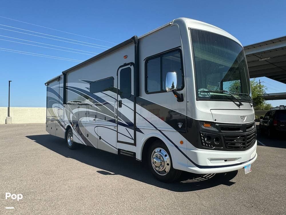 Call now about this 2022 Fleetwood Bounder 33C! 2022 Fleetwood Bounder 33C - Used Class A For Sale by Pop RVs in Chandler, Arizona features Slideout, Awning, Air Conditioning, Generator