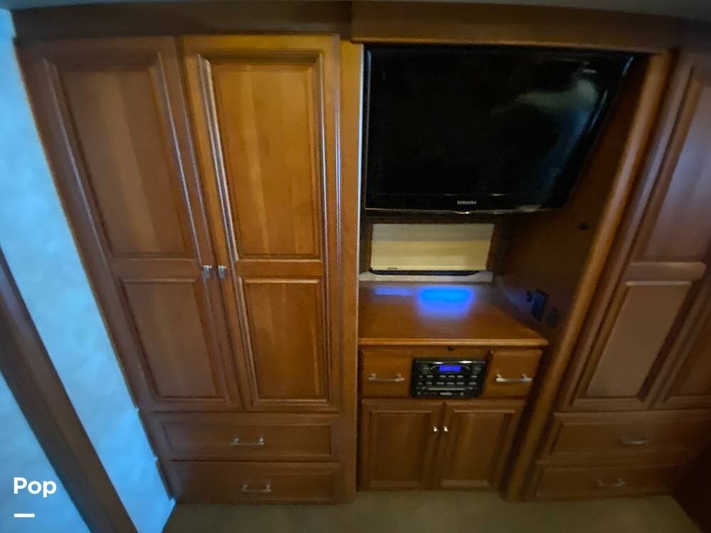 Contact us now about this 2012 Itasca Ellipse 42QD! 2012 Ellipse 42QD by Itasca from Pop RVs in Brick, New Jersey