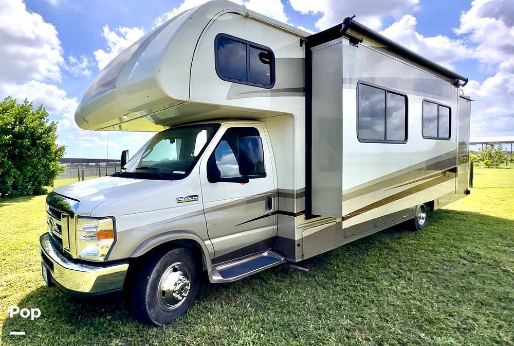 Call now about this 2021 Forest River Forester 3011DS! 2021 Forest River Forester 3011DS - Used Class C For Sale by Pop RVs in Homestead, Florida features Generator, Slideout, Leveling Jacks, Awning, Air Conditioning