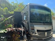 Call now about this 2021 Fleetwood Southwind 36P! 2021 Fleetwood Southwind 36P - Used Class A For Sale by Pop RVs in Ruskin, Florida features Leveling Jacks, Awning, Generator, Slideout, Air Conditioning