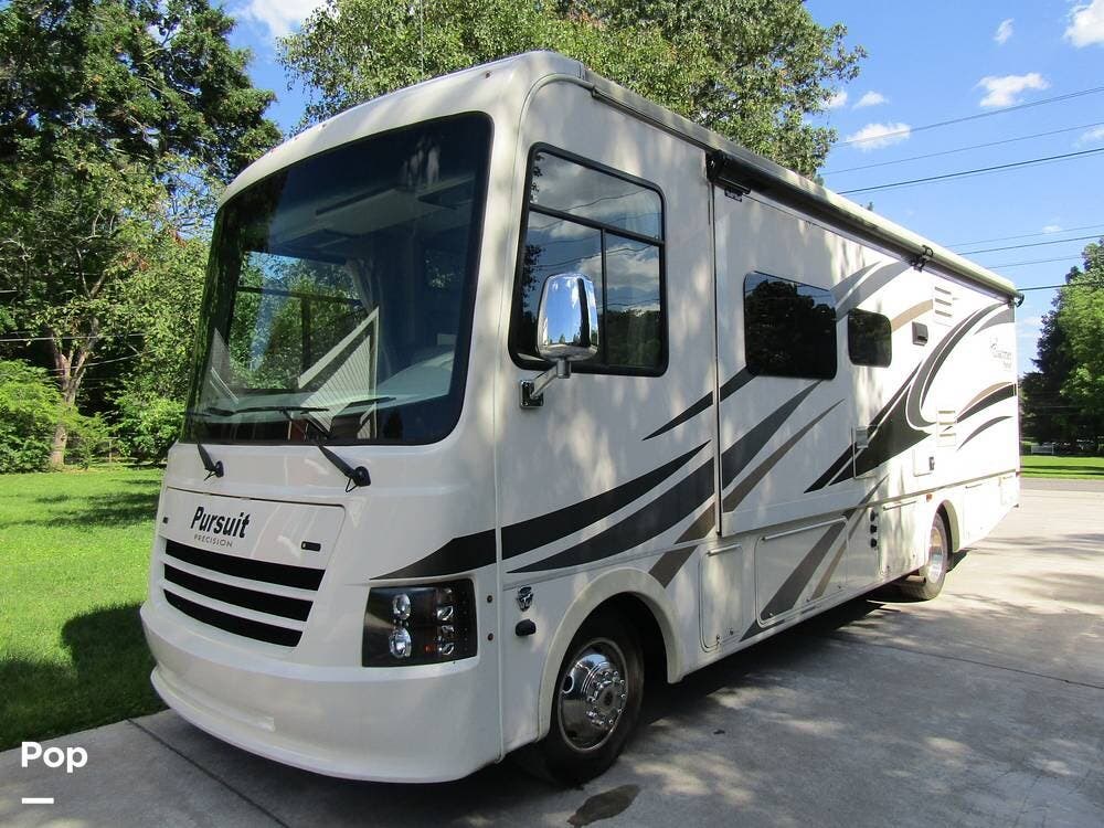 Call now about this 2018 Coachmen Pursuit Precision 29SS! 2018 Coachmen Pursuit Precision 29SS - Used Class A For Sale by Pop RVs in Flintstone, Georgia features Slideout, Generator, Leveling Jacks, Awning, Air Conditioning