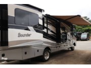 Call now about this 2015 Fleetwood Bounder 34T! 2015 Fleetwood Bounder 34T - Used Class A For Sale by Pop RVs in Marietta, Georgia features Generator, Air Conditioning, Leveling Jacks, Awning, Slideout