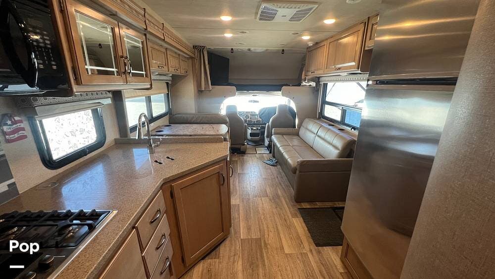 Call now about this 2018 Thor Motor Coach Four Winds 31W! 2018 Thor Motor Coach Four Winds 31W - Used Class C For Sale by Pop RVs in Montgomery, Texas features Slideout, Leveling Jacks, Awning, Air Conditioning, Generator