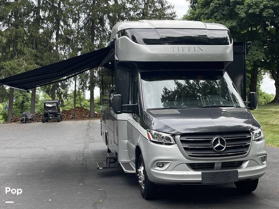 Call now about this 2020 Tiffin Wayfarer 24 TW! 2020 Tiffin Wayfarer 24 TW - Used Class C For Sale by Pop RVs in Granville, Ohio features Leveling Jacks, Awning, Air Conditioning, Slideout, Generator