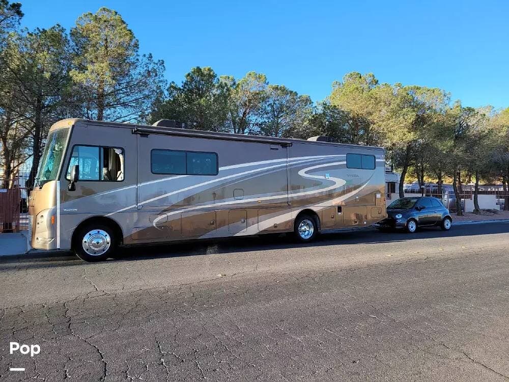 Call now about this 2015 Winnebago Vista 36Y! 2015 Winnebago Vista 36Y - Used Class A For Sale by Pop RVs in Rosharon, Texas features Awning, Generator, Air Conditioning, Leveling Jacks, Slideout
