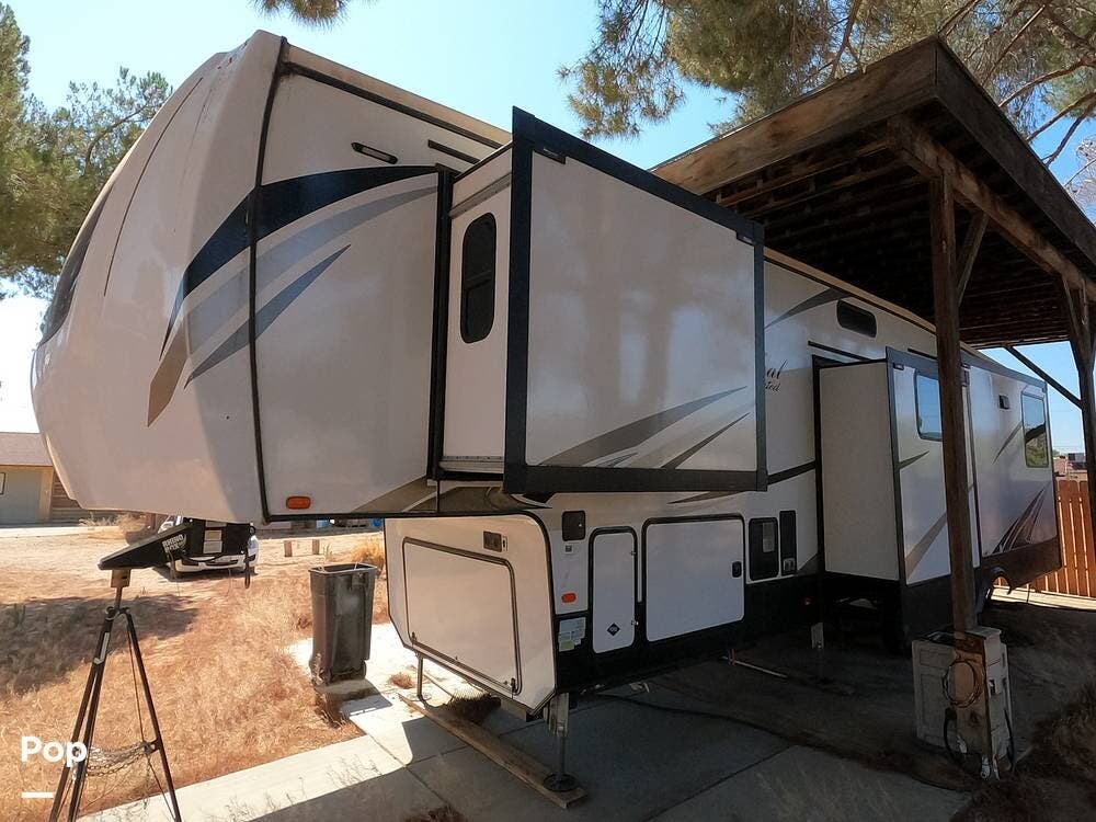 Call now about this 2021 Forest River Cardinal 377MBLE! 2021 Forest River Cardinal 377MBLE - Used Fifth Wheel For Sale by Pop RVs in Lancaster, California features Awning, Leveling Jacks, Slideout, Air Conditioning