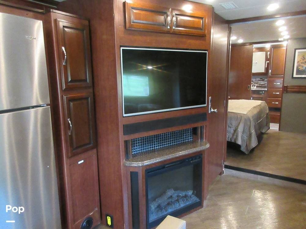 Contact us now about this 2017 Fleetwood Pace Arrow LXE 38K! 2017 Pace Arrow LXE 38K by Fleetwood from Pop RVs in Cedar Creek, Texas