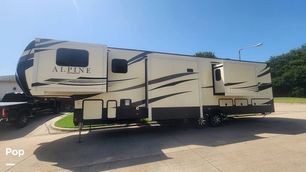 Contact us now about this 2019 Keystone Alpine 3701FL! 2019 Alpine 3701FL by Keystone from Pop RVs in Mansfield, Texas