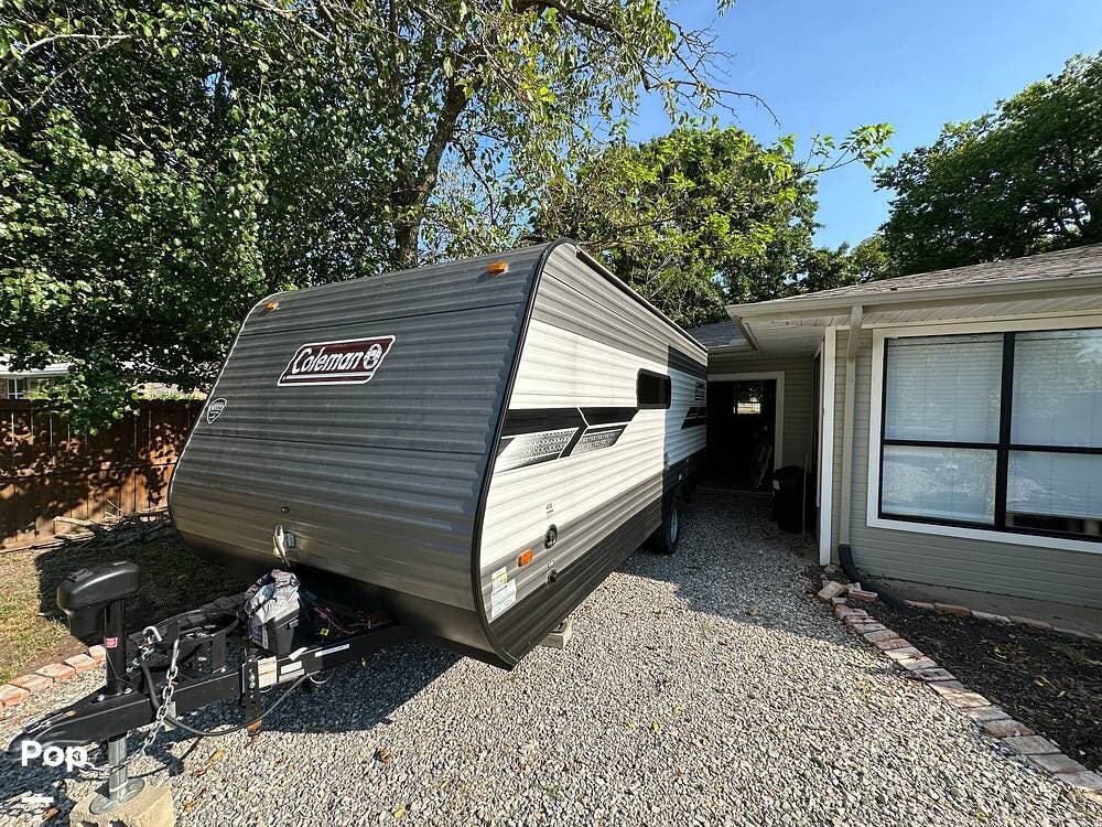 Contact us now about this 2022 Coleman Lantern 18BH! 2022 Lantern 18BH by Coleman from Pop RVs in Van Alstyne, Texas