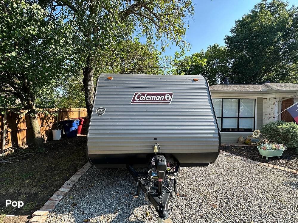 Call now about this 2022 Coleman Lantern 18BH! 2022 Coleman Lantern 18BH - Used Travel Trailer For Sale by Pop RVs in Van Alstyne, Texas features Awning, Leveling Jacks, Air Conditioning
