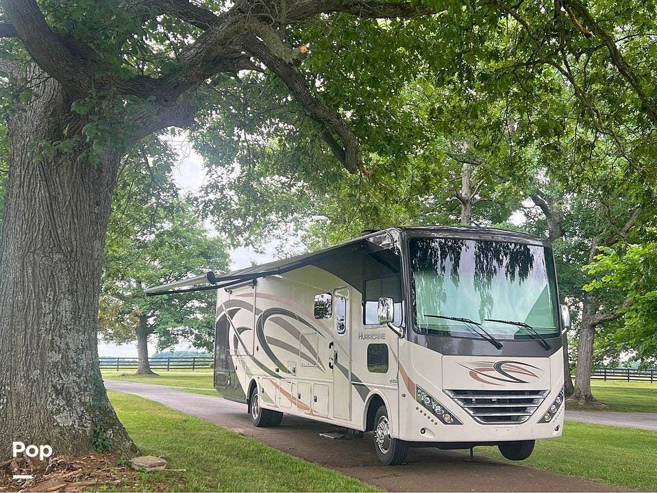 Call now about this 2019 Thor Motor Coach Hurricane 35M! 2019 Thor Motor Coach Hurricane 35M - Used Class A For Sale by Pop RVs in Columbia, Kentucky features Generator, Awning, Leveling Jacks, Slideout, Air Conditioning