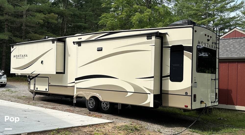 Contact us now about this 2019 Keystone Montana 3811MS! 2019 Montana 3811MS by Keystone from Pop RVs in Alger, Michigan