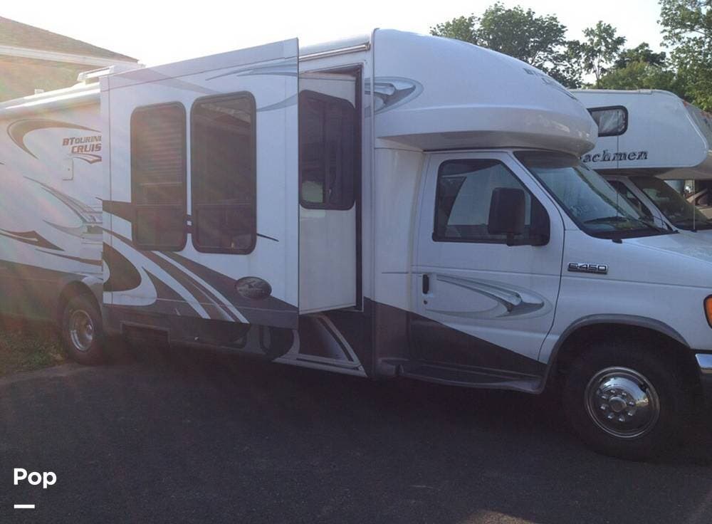 Call now about this 2008 Gulf Stream BT Cruiser 5291! 2008 Gulf Stream BT Cruiser 5291 - Used Class C For Sale by Pop RVs in Pennsburg, Pennsylvania features Slideout, Air Conditioning