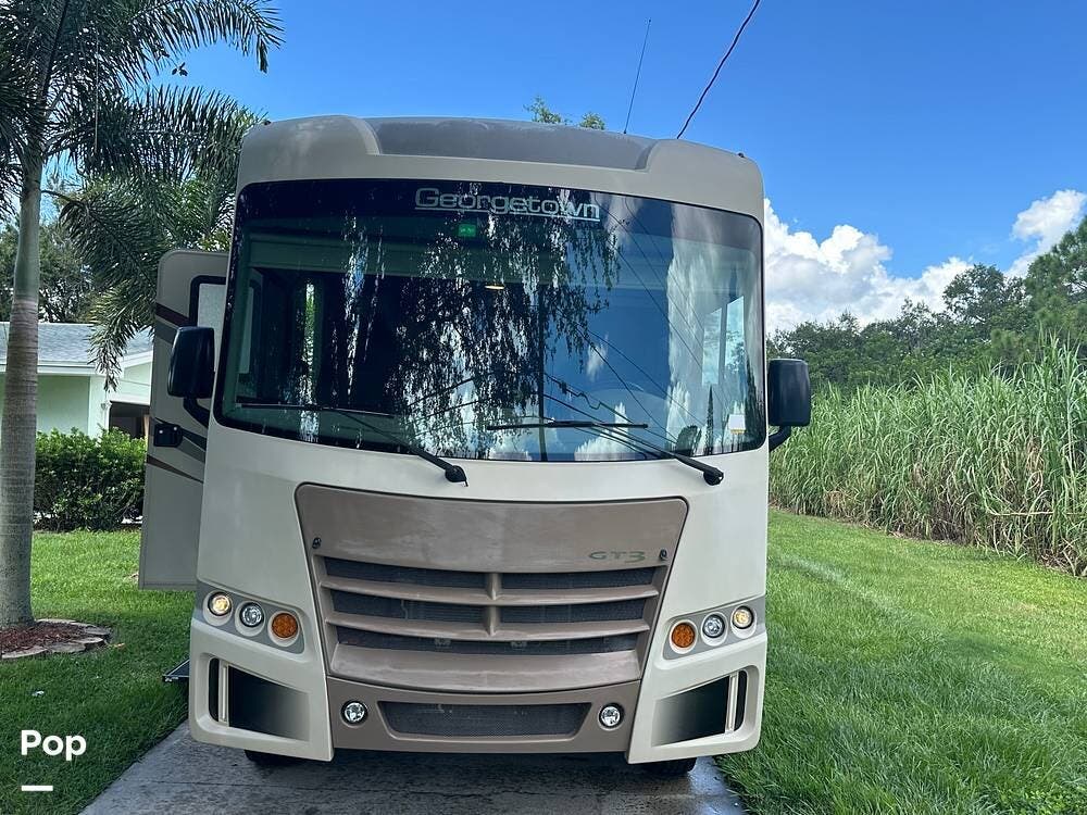 Contact us now about this 2017 Forest River Georgetown GT3 30X3! 2017 Georgetown GT3 30X3 by Forest River from Pop RVs in Port Saint Lucie, Florida