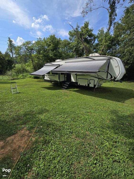 Used 2022 East to West Tandara 320RL available in Morristown, Tennessee