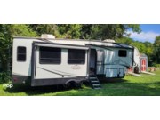 Call now about this 2022 East to West Tandara 320RL! 2022 East to West Tandara 320RL - Used Fifth Wheel For Sale by Pop RVs in Morristown, Tennessee features Slideout, Air Conditioning, Awning, Leveling Jacks