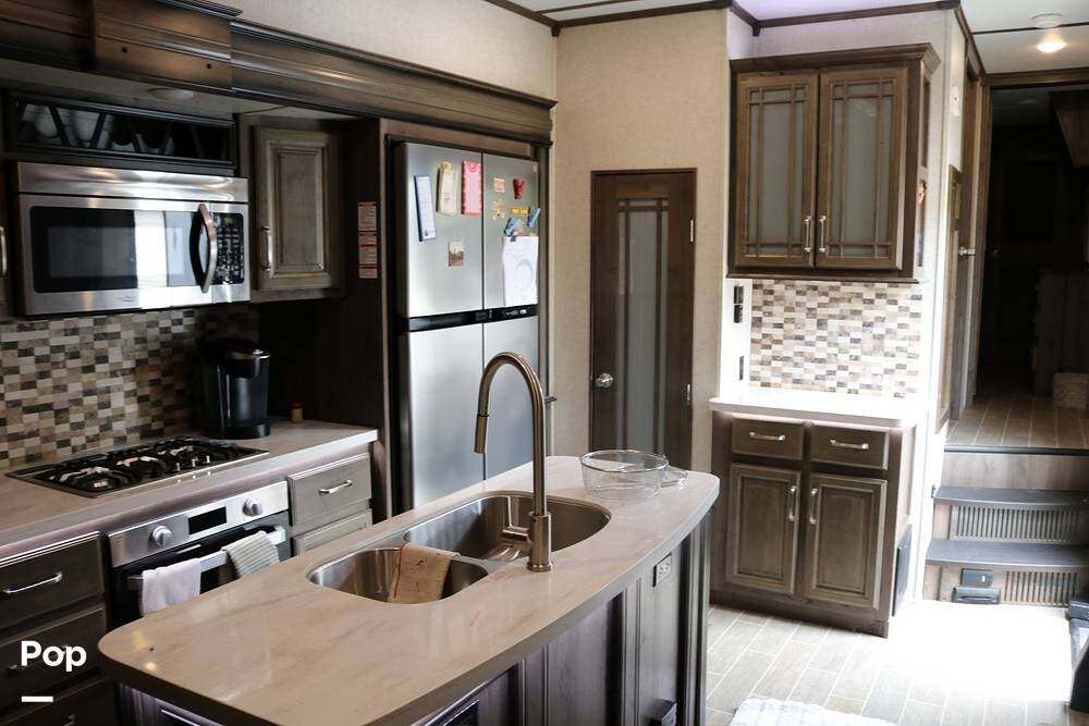 Contact us now about this 2020 Keystone Montana 3121RL! 2020 Montana 3121RL by Keystone from Pop RVs in Clay City, Kentucky