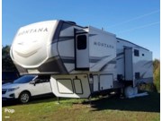 Call now about this 2020 Keystone Montana 3121RL! 2020 Keystone Montana 3121RL - Used Fifth Wheel For Sale by Pop RVs in Clay City, Kentucky features Air Conditioning, Leveling Jacks, Awning, Slideout