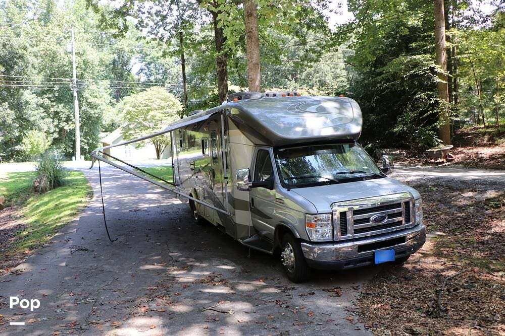 Used 2010 Itasca Cambria 28B available in Woodstock, Georgia