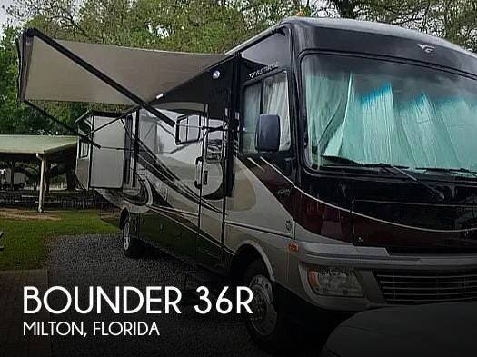 Email now about this 2014 Fleetwood Bounder 36R! Used 2014 Fleetwood Bounder 36R available in Milton, Florida