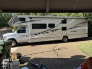 Call now about this 2018 Winnebago Minnie Winnie 31G! 2018 Winnebago Minnie Winnie 31G - Used Class C For Sale by Pop RVs in Bedford, Texas features Awning, Generator, Air Conditioning, Slideout