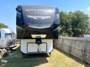 Used 2021 Keystone Avalanche 395BH available in Rhome, Texas