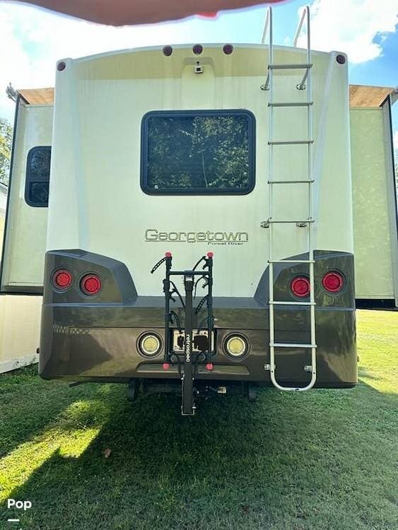 Contact us now about this 2011 Forest River Georgetown 350TS! 2011 Georgetown 350TS by Forest River from Pop RVs in Gordon, Georgia