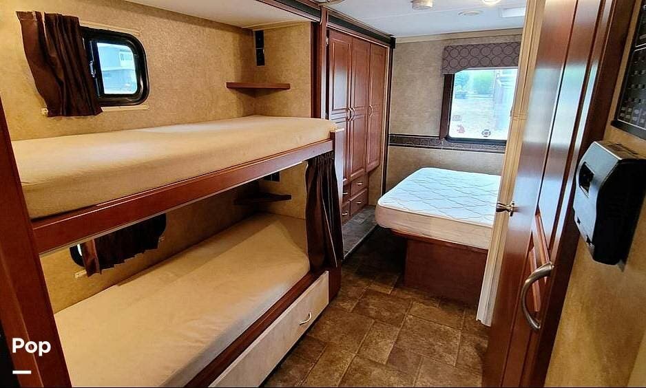 Contact us now about this 2015 Winnebago Minnie Winnie 31H! 2015 Minnie Winnie 31H by Winnebago from Pop RVs in Portland, Tennessee